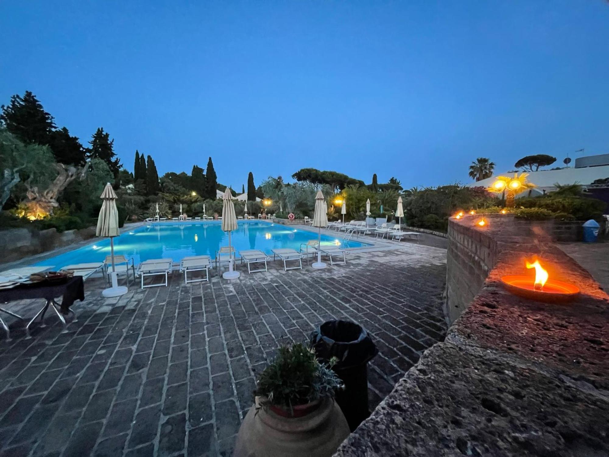 Residence Solemaremma カスティリオーネ・デッラ・ペスカーイア エクステリア 写真