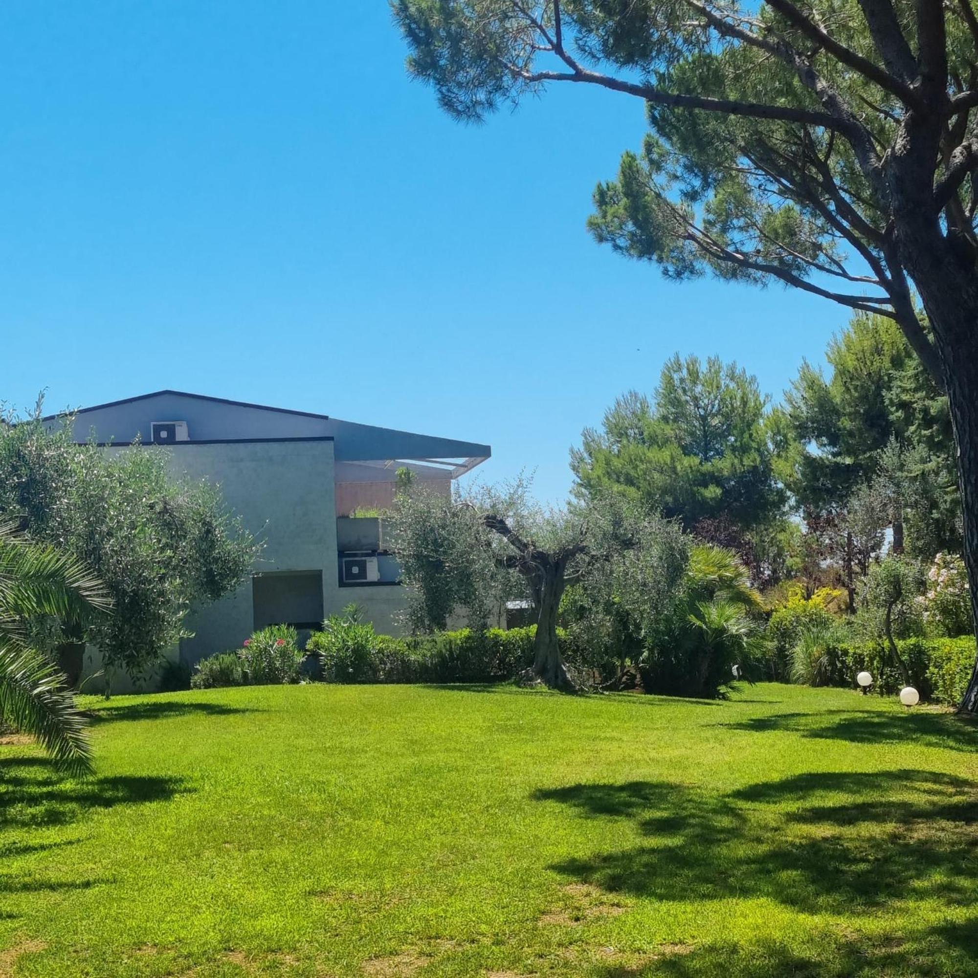 Residence Solemaremma カスティリオーネ・デッラ・ペスカーイア エクステリア 写真