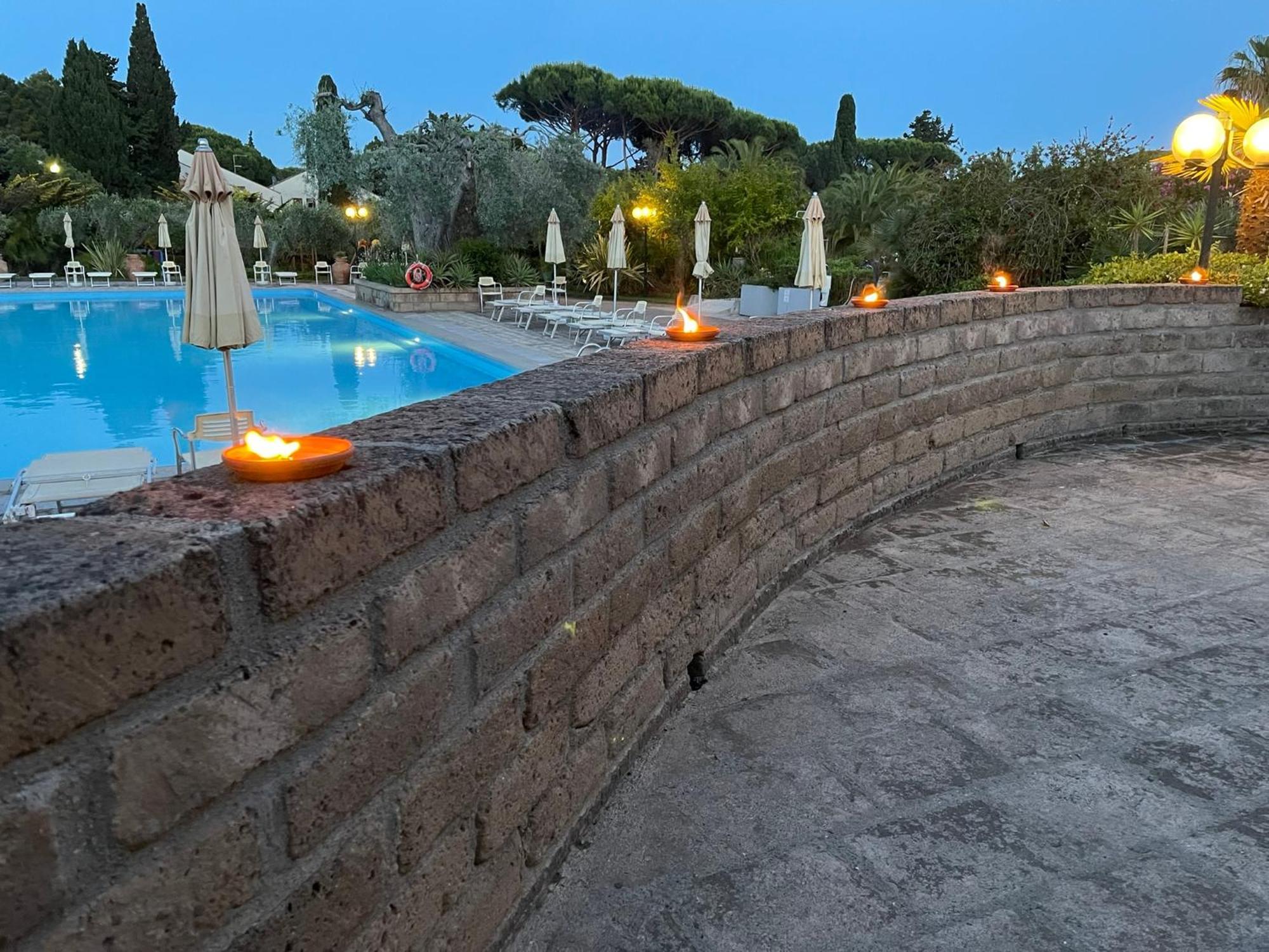 Residence Solemaremma カスティリオーネ・デッラ・ペスカーイア エクステリア 写真